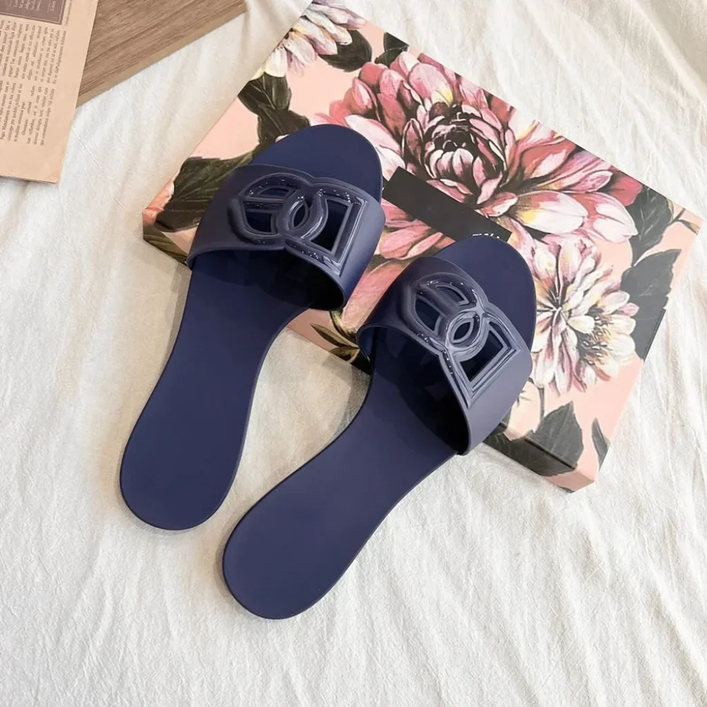 2026 Early Spring Versatile Fashion Flat Casual Slippers