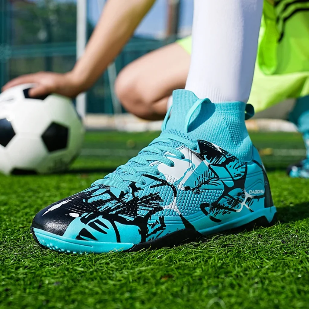 Professional Men’s Soccer Football Shoes Breathable Anti-slip Men