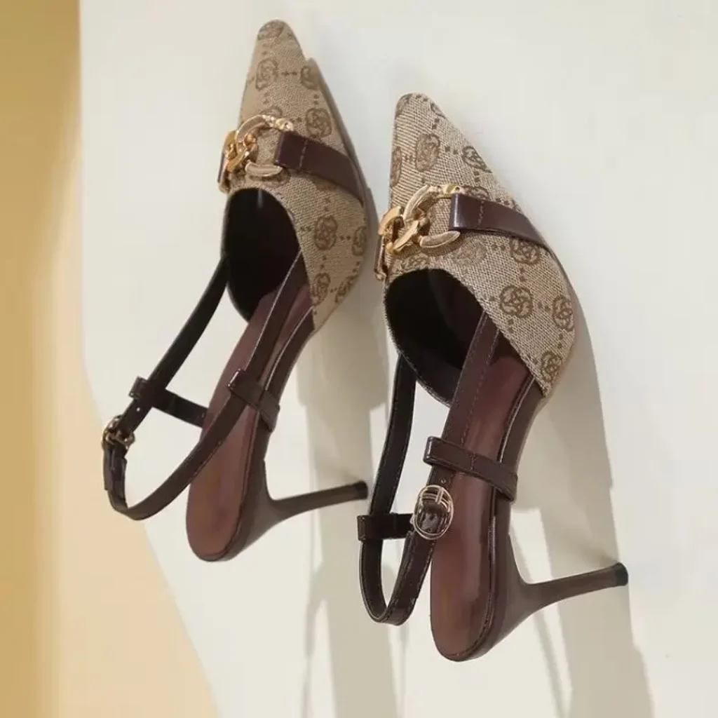 2025 Women’s Fashion Baotou Sandals Spring Pointed Head
