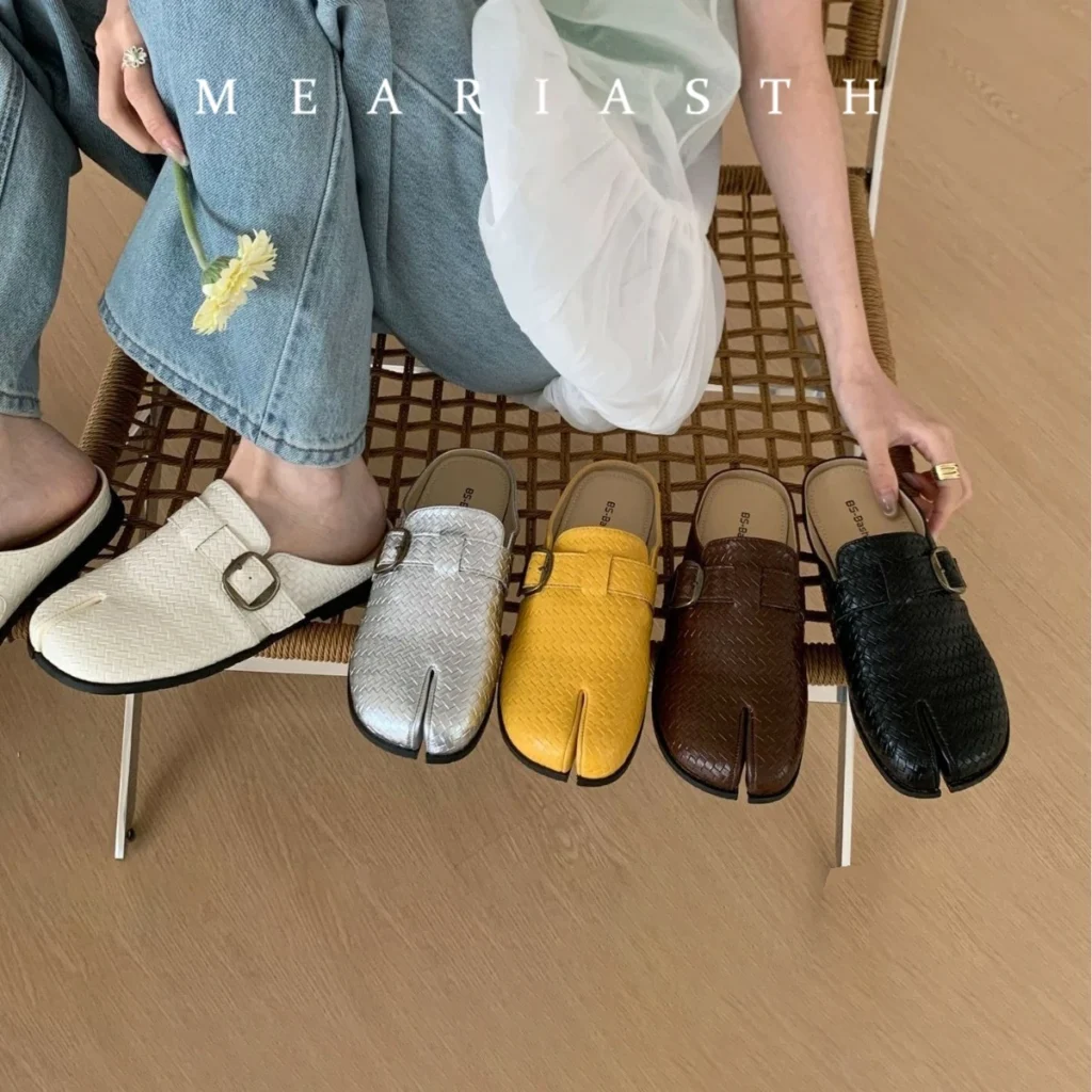 2026 Split Toe Mules Woman Flat Heeled Casual