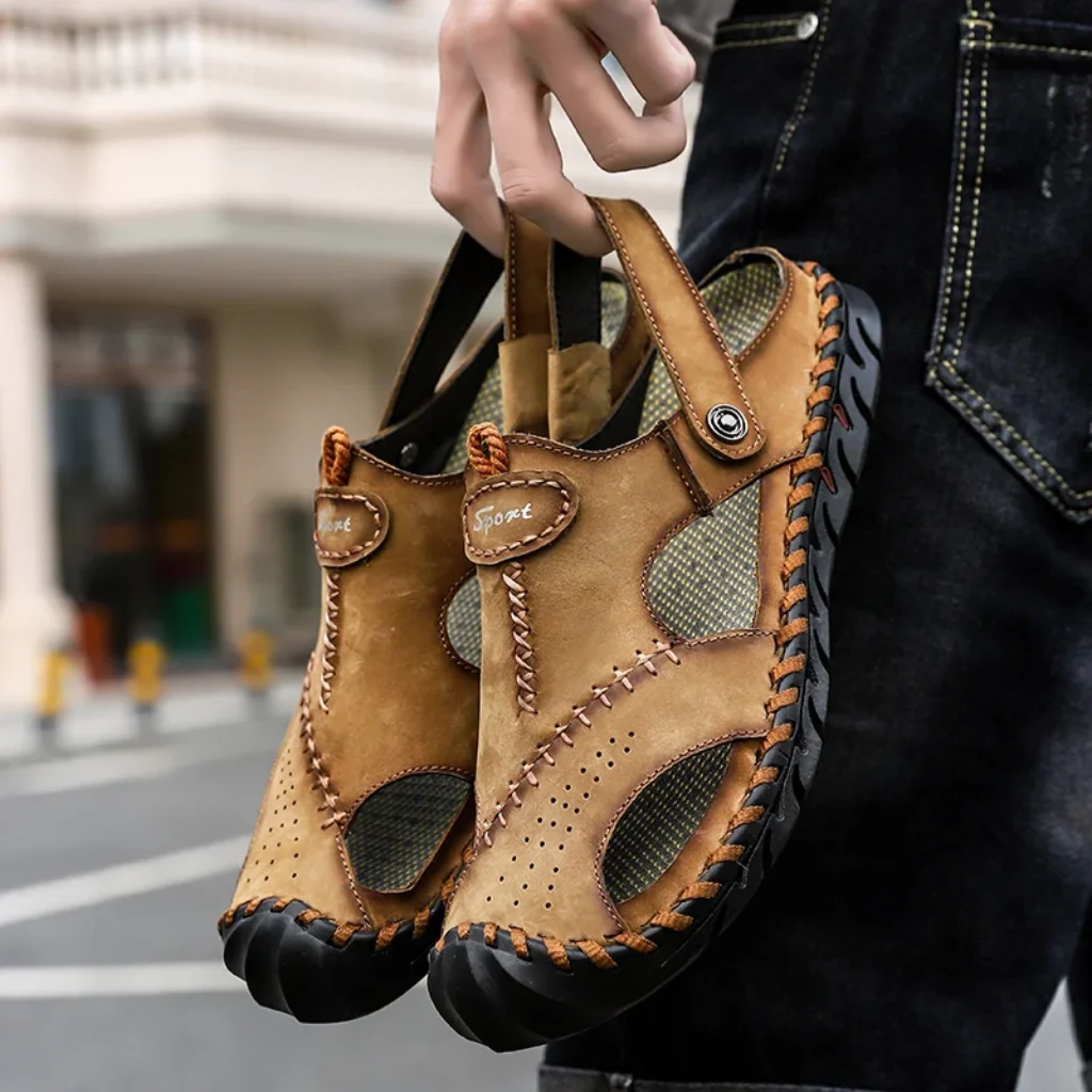 Large-size Men’s Sandals Suitable Both Beach Casual Wear.