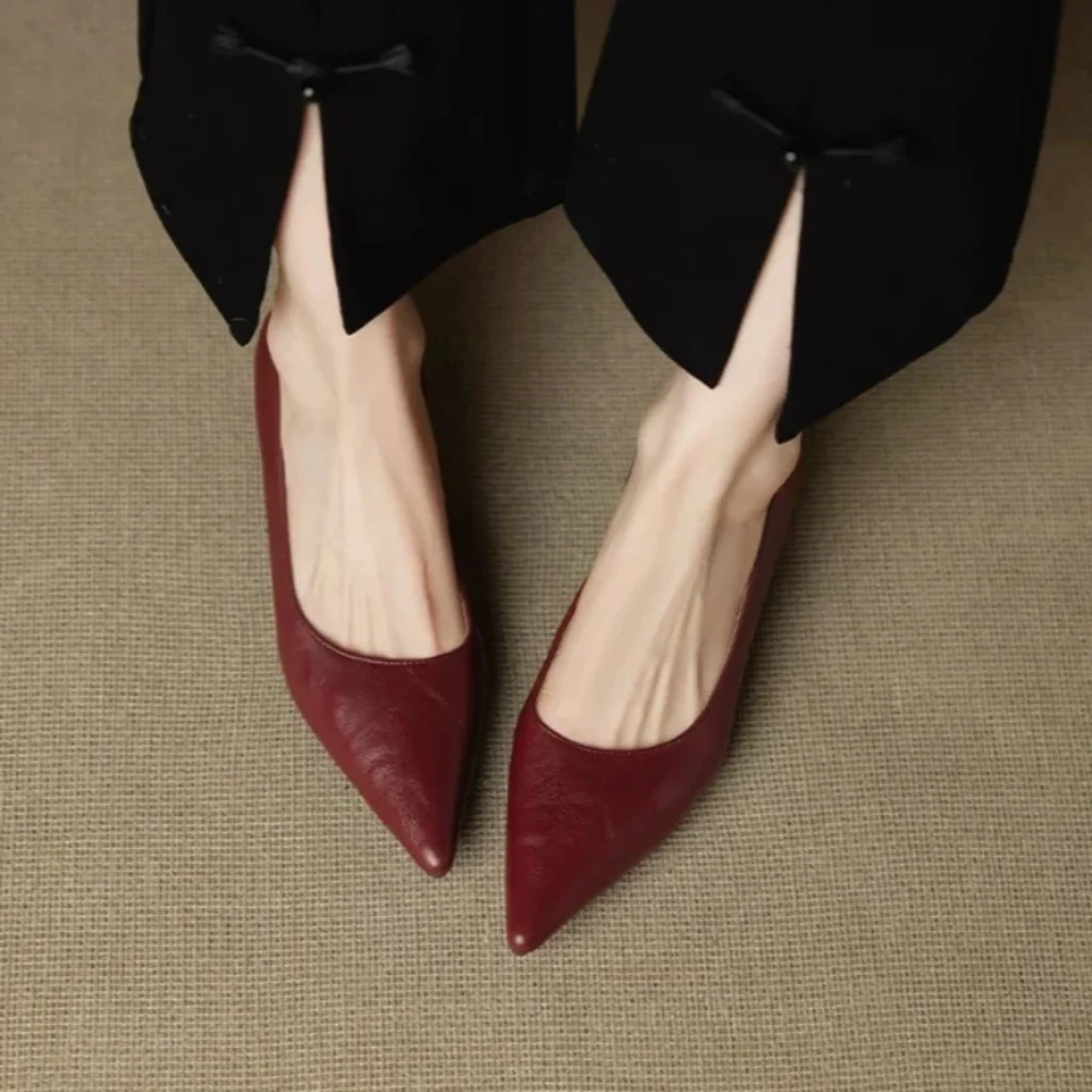 Retro Women’s Shoes Exquisite Soft Leather Pointed Tip