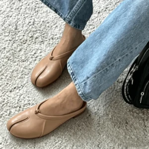 Women’s Split Toe Flat Mules Soft Faux Leather