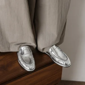 2026 Classic Genuine Leather Women Pleated Loafers Low