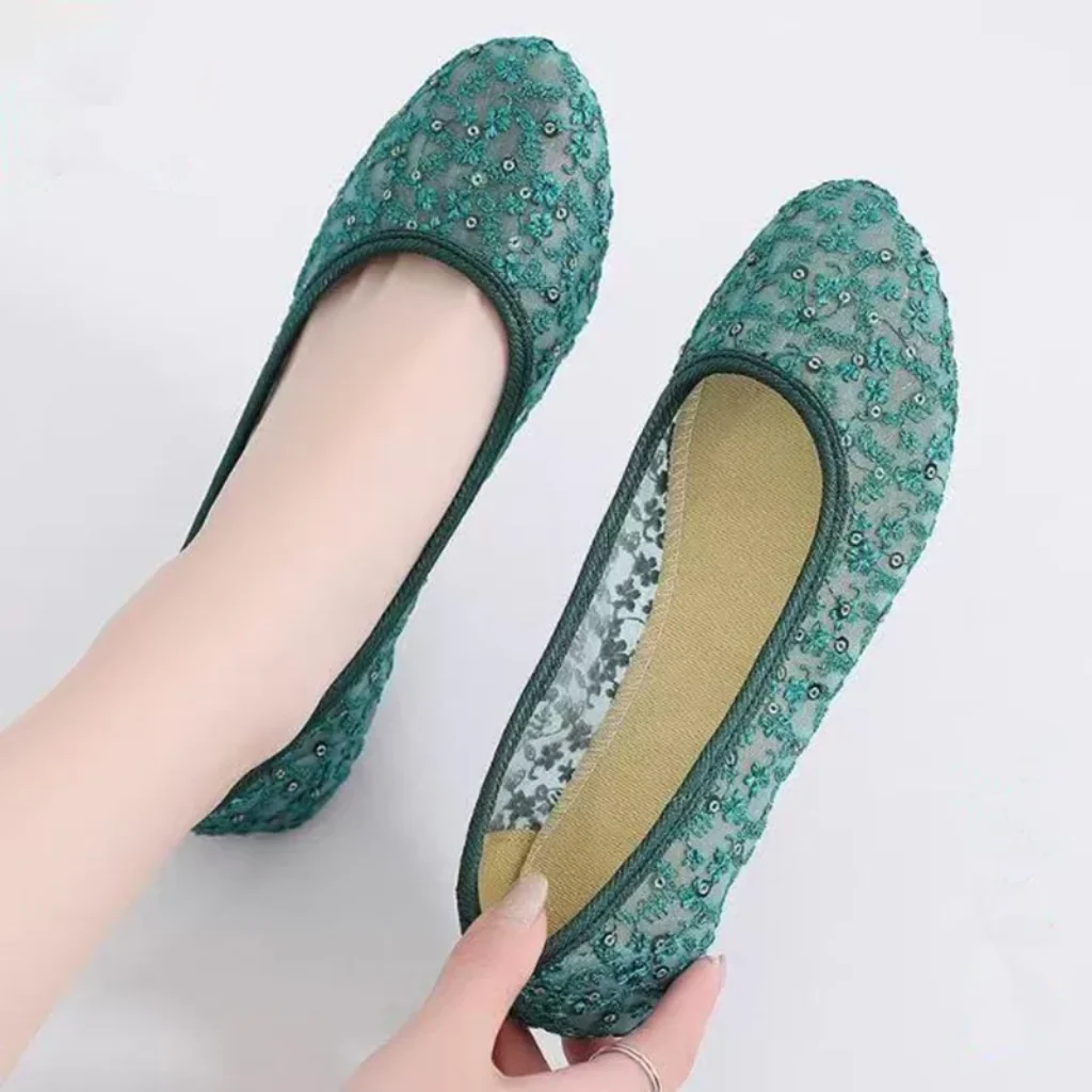 2026 Summer Beijing cloth shoes women fashion breathable
