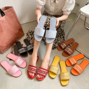 Women’s Outdoor Casual Flat Slipper Summer Fashion Embroidered