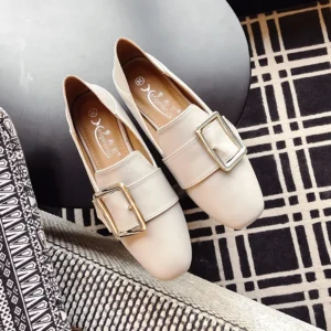 2026New low-heeled slip-on fashion leather shoes women