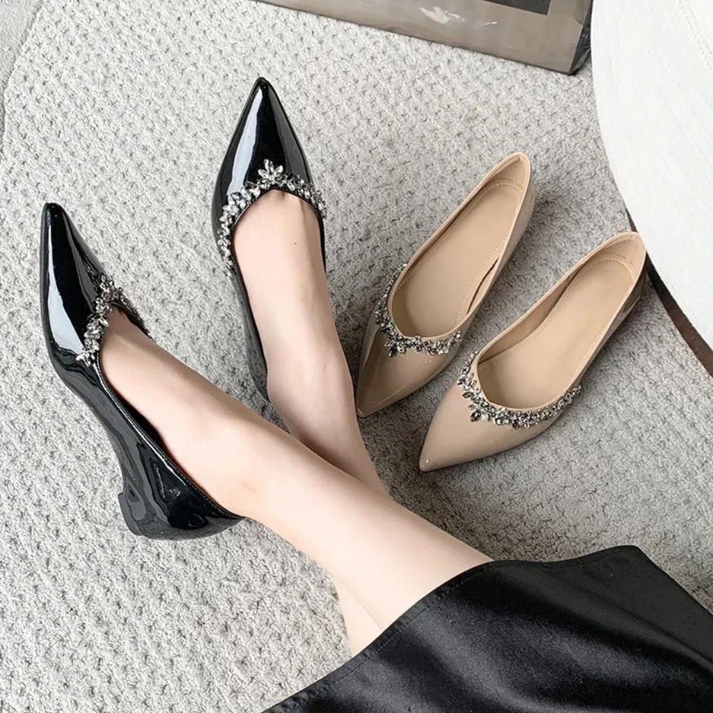 Fashionable Rhinestone Shallow Mouth Flat Shoes Women Spring