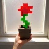 1 Piece Pixel Rose Flower Ornament, 3D Printed Unique Flower Decoration, Plastic Flower Item Suitable for Bedside Table, Desktop, Office Desk Decoration, Furniture Decoration