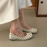 Inside Heightened Four Seasons Single Shoes Women’s Square